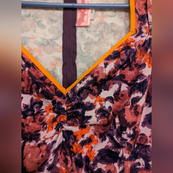 PINUP COUTURE Floral long sleeve midi dress heart neckline and gathered detail - Picture 14 of 16